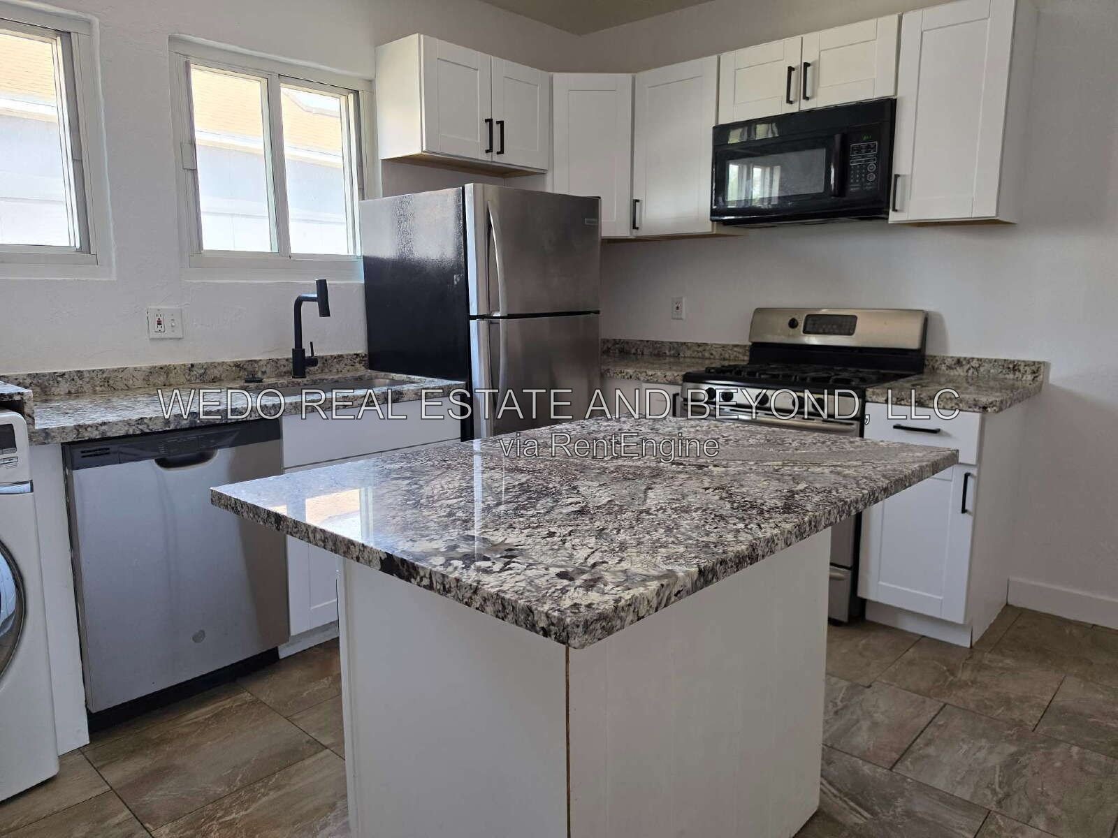 UPDATED 2 BEDROOM, 2 BATH NEAR DOWNTOWN PHOENIX property image