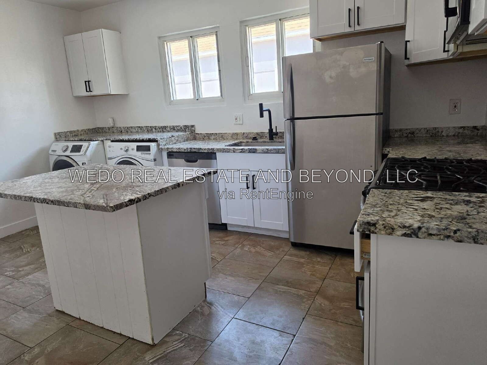 UPDATED 2 BEDROOM, 2 BATH NEAR DOWNTOWN PHOENIX property image