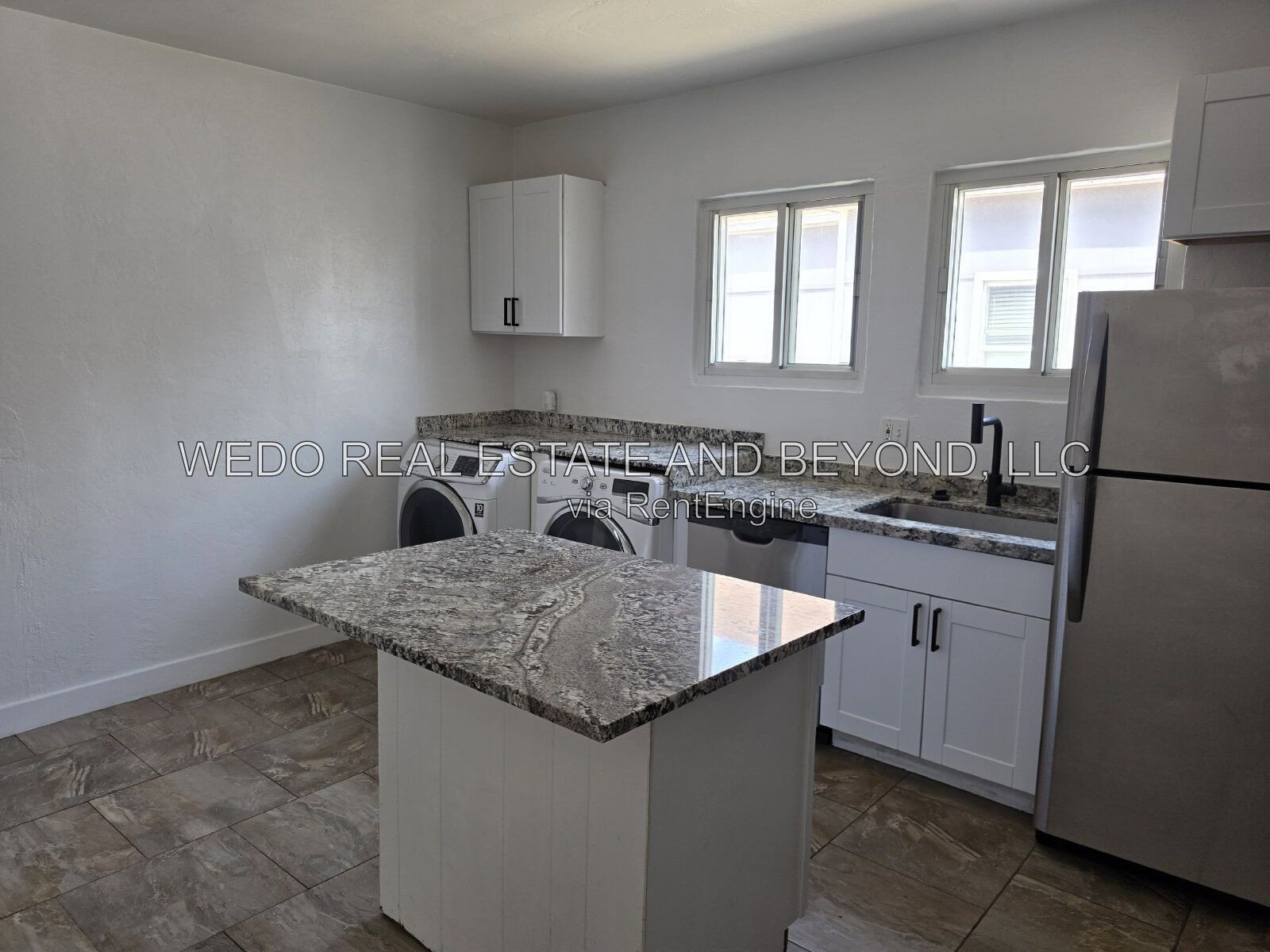 UPDATED 2 BEDROOM, 2 BATH NEAR DOWNTOWN PHOENIX property image