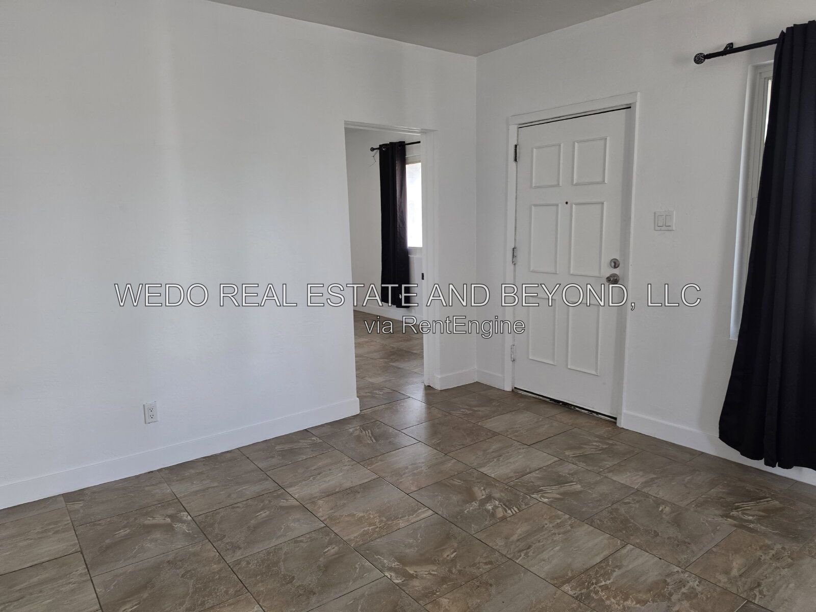 UPDATED 2 BEDROOM, 2 BATH NEAR DOWNTOWN PHOENIX property image