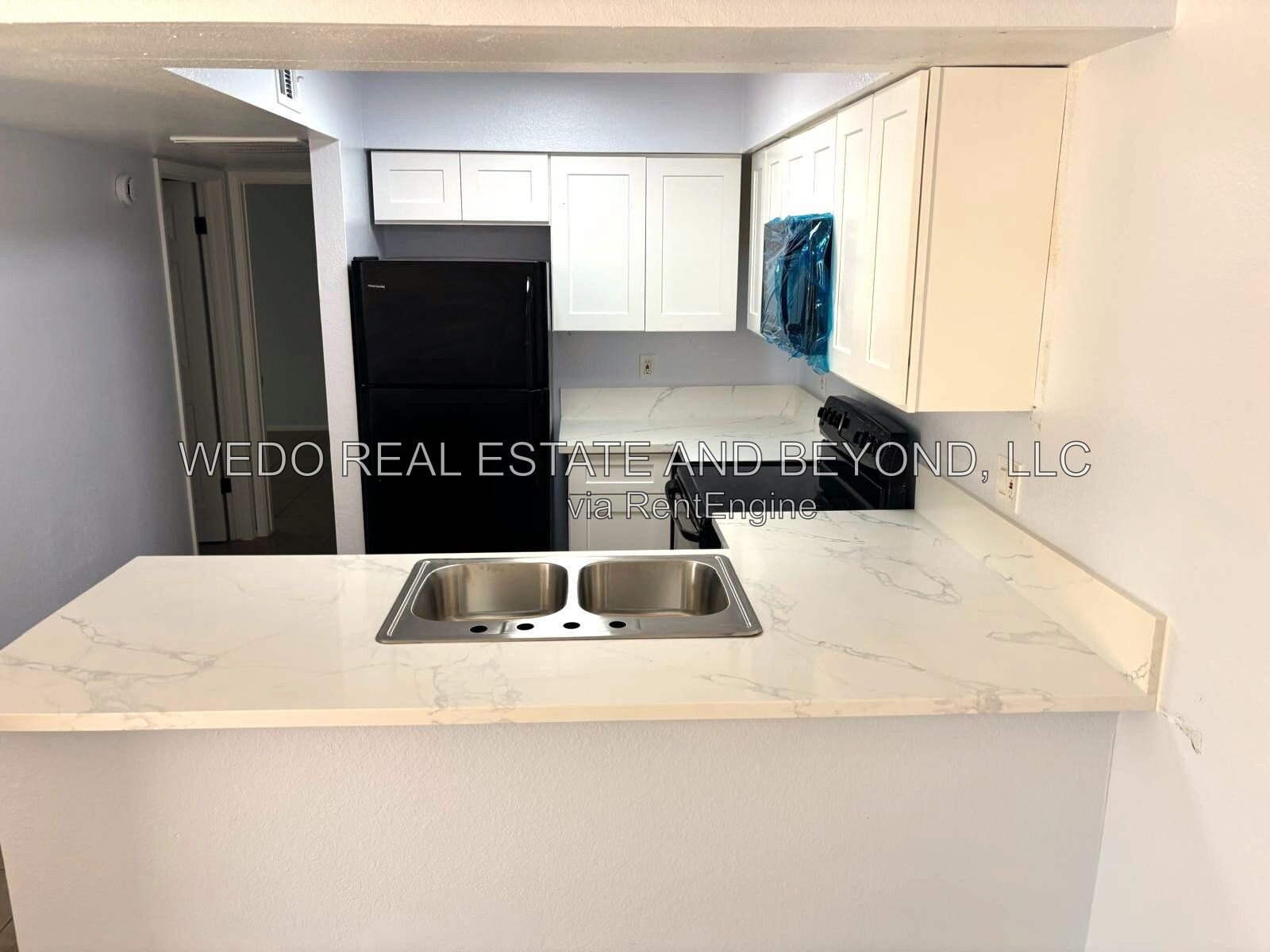 BEAUTIFULLY REMODELED 2-BEDROOM – NEW KITCHEN, QUARTZ COUNTERS & MORE! property image