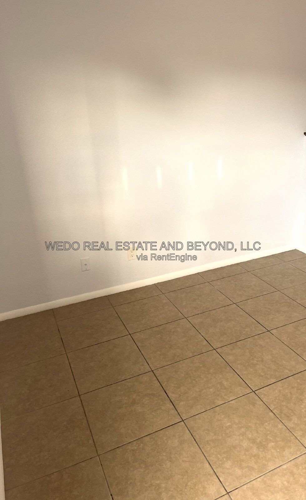 BEAUTIFULLY REMODELED 2-BEDROOM – NEW KITCHEN, QUARTZ COUNTERS & MORE! property image