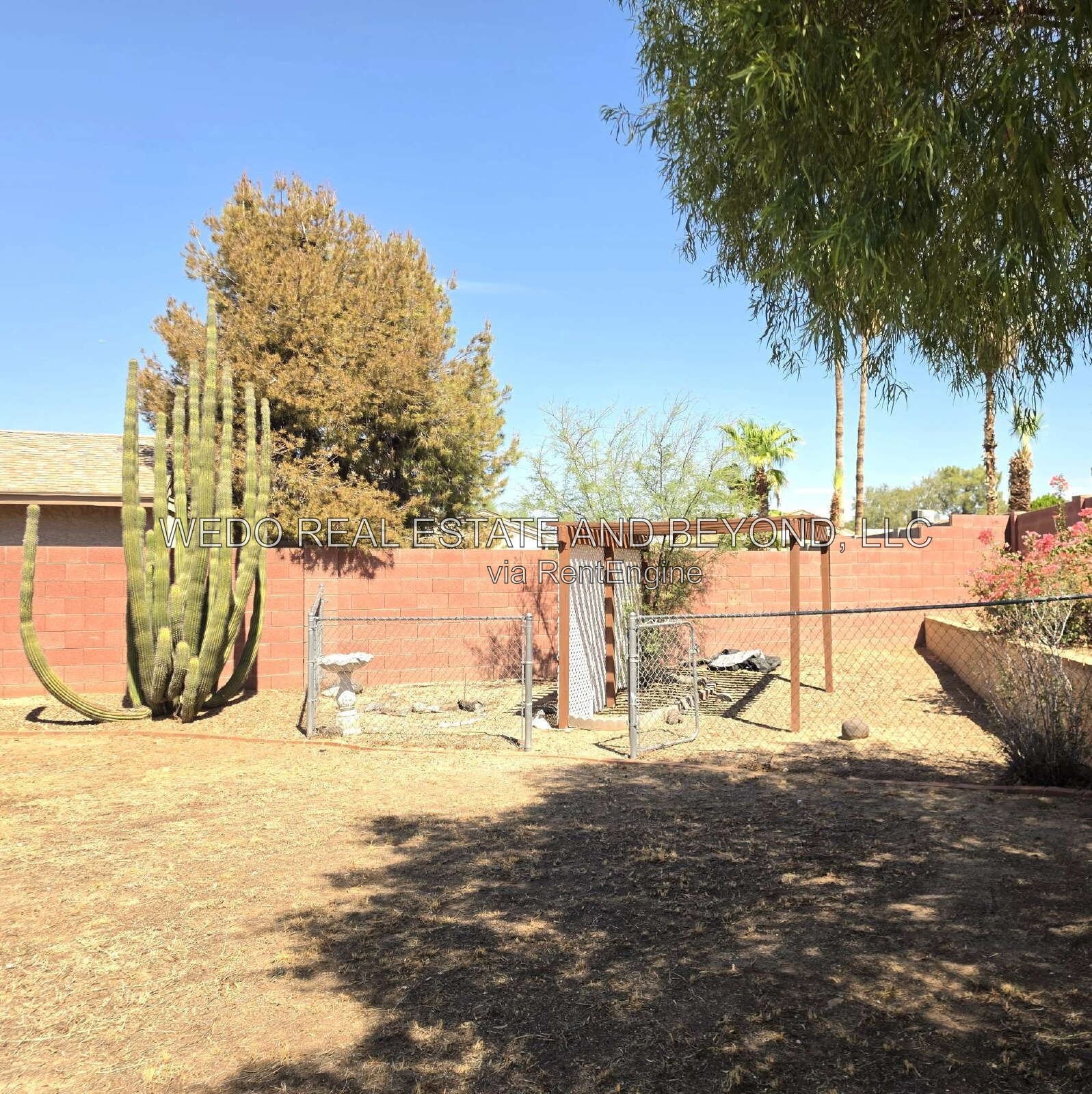 CUL-DE-SAC LIVING WITH A HUGE BACKYARD & SPACIOUS PATIO PARADISE VALLEY SCHOOL DISTRICT property image