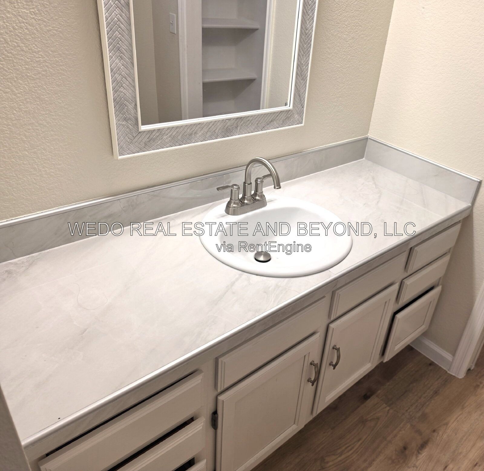 CUL-DE-SAC LIVING WITH A HUGE BACKYARD & SPACIOUS PATIO PARADISE VALLEY SCHOOL DISTRICT property image