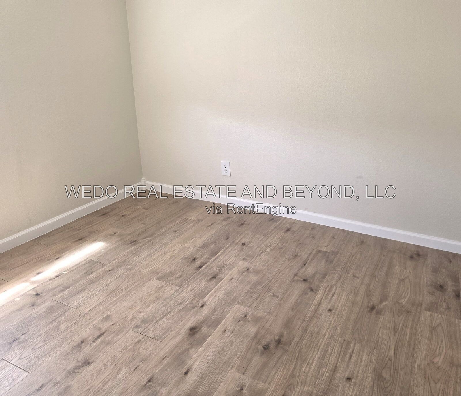 CUL-DE-SAC LIVING WITH A HUGE BACKYARD & SPACIOUS PATIO PARADISE VALLEY SCHOOL DISTRICT property image