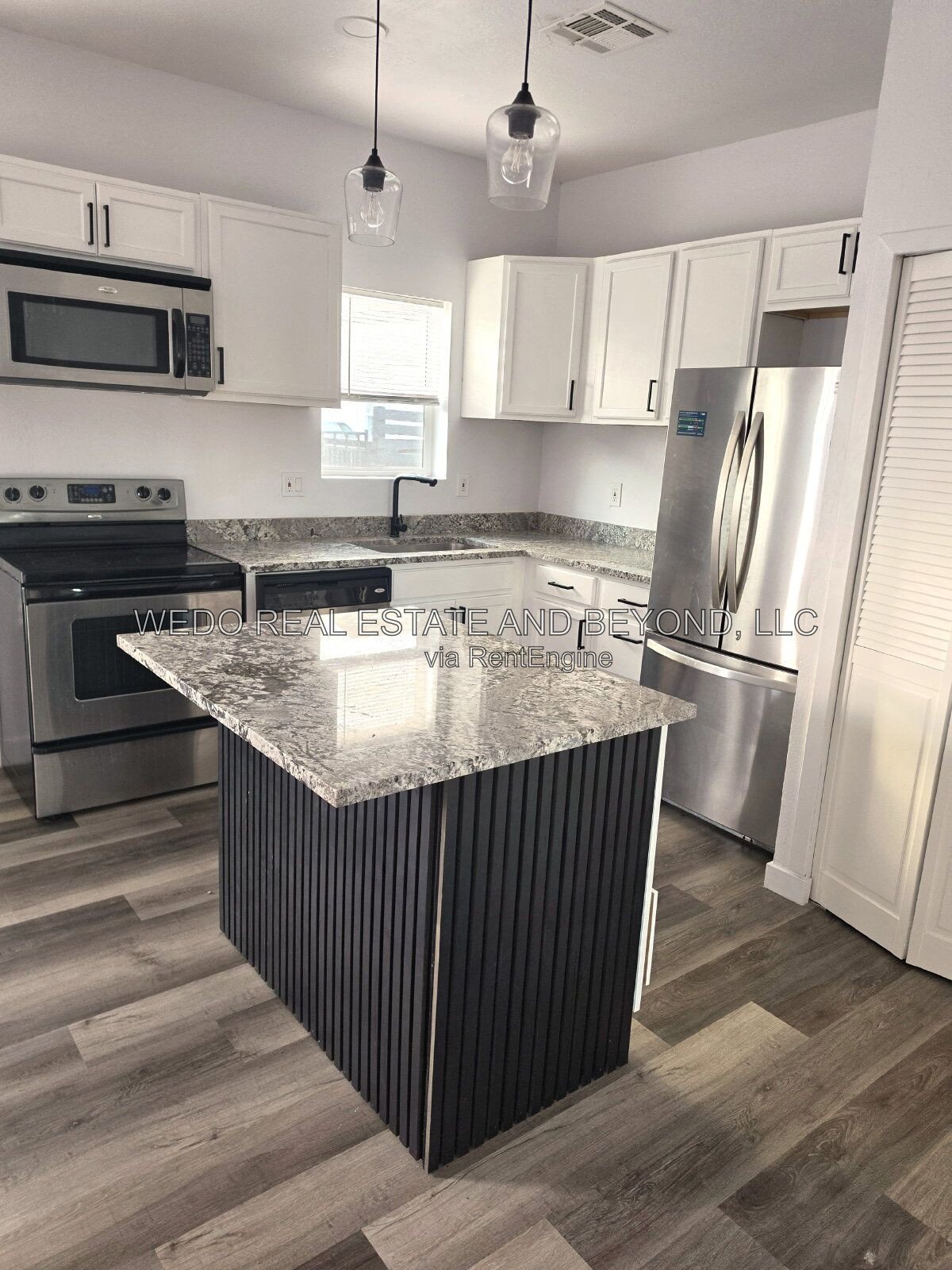 MOVE-IN READY 3 BED / 2 BATH – UPDATED, SPACIOUS & GREAT PHOENIX LOCATION! property image