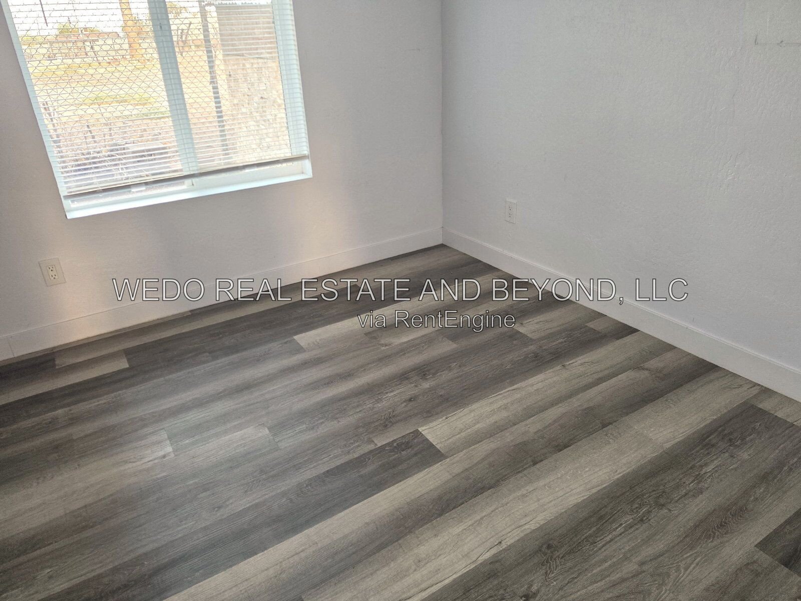 MOVE-IN READY 3 BED / 2 BATH – UPDATED, SPACIOUS & GREAT PHOENIX LOCATION! property image