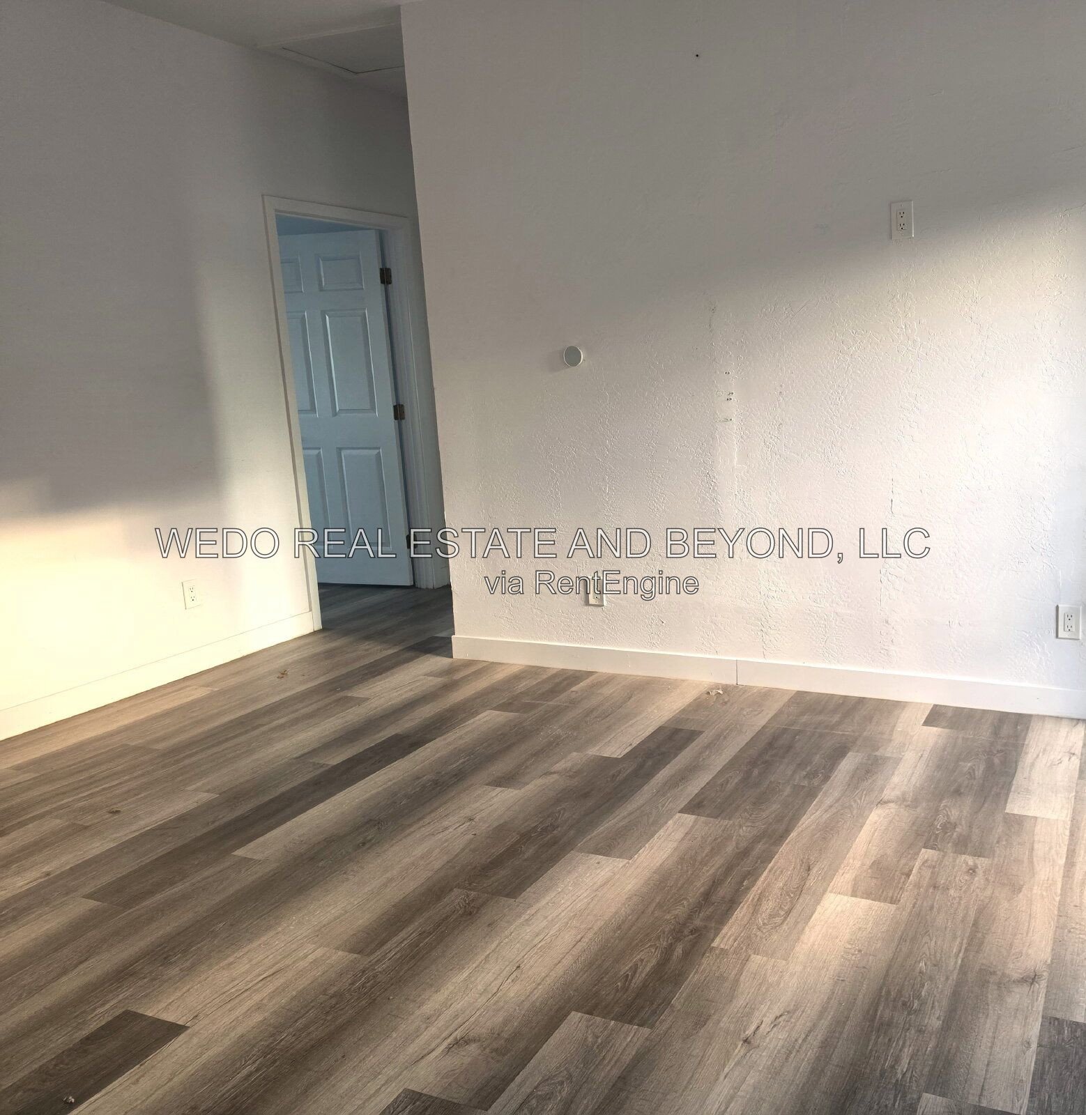 MOVE-IN READY 3 BED / 2 BATH – UPDATED, SPACIOUS & GREAT PHOENIX LOCATION! property image