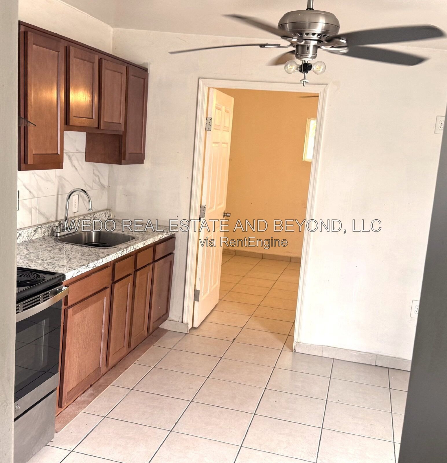 SPACIOUS 1-BEDROOM WITH LARGE CLOSET & PRIVATE PORCH property image