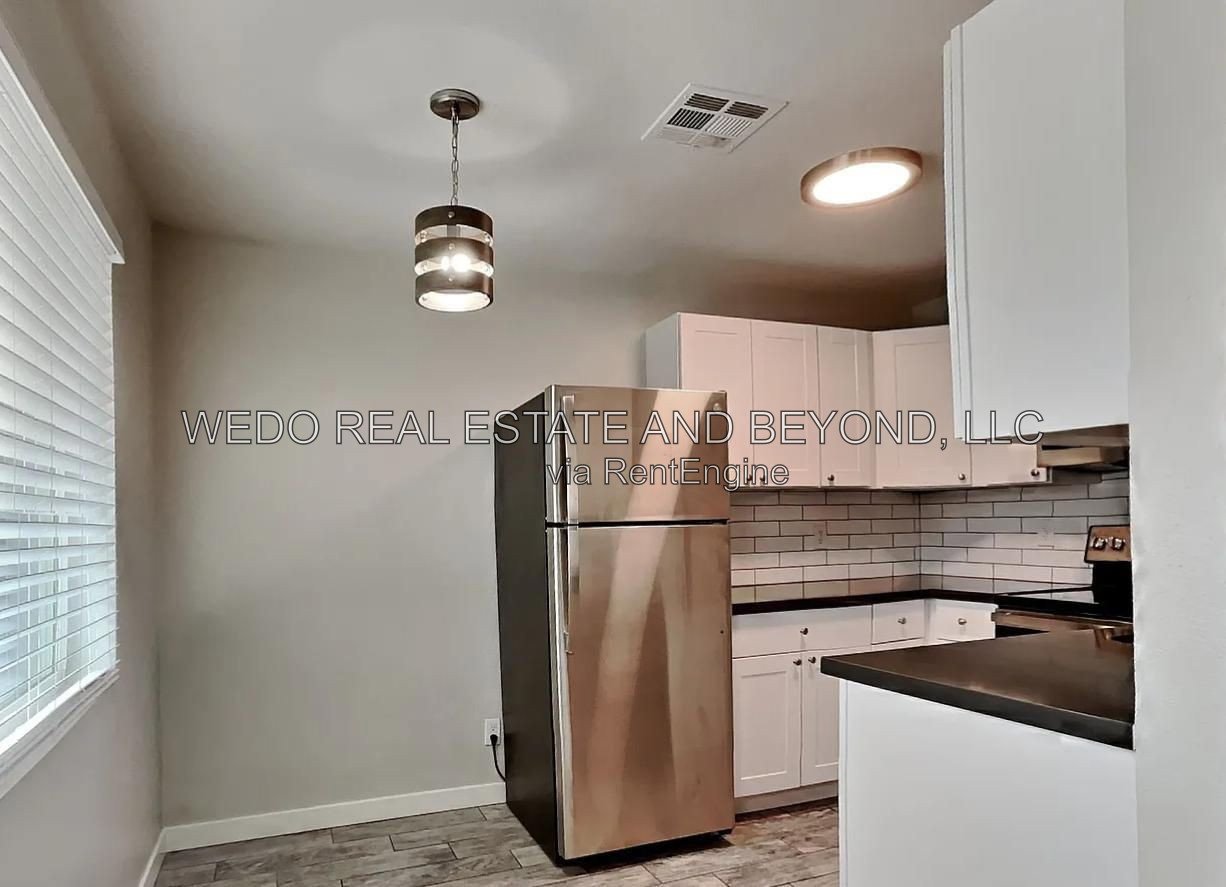 Stylishly Updated 2BR/1BA – Single-Level Living at Its Best! $500 MOVE IN SPECIAL ACT TODAY!!!!! property image