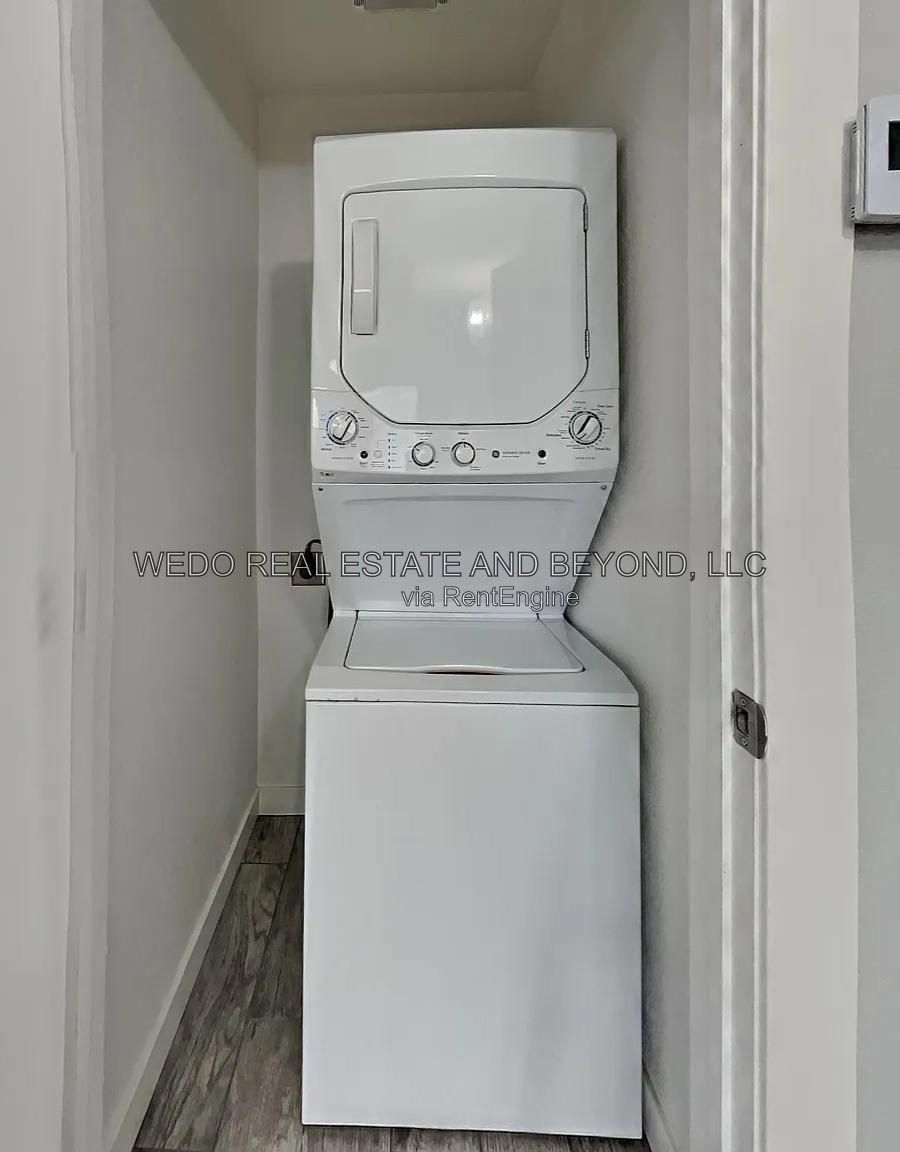 Stylishly Updated 2BR/1BA – Single-Level Living at Its Best! $500 MOVE IN SPECIAL ACT TODAY!!!!! property image