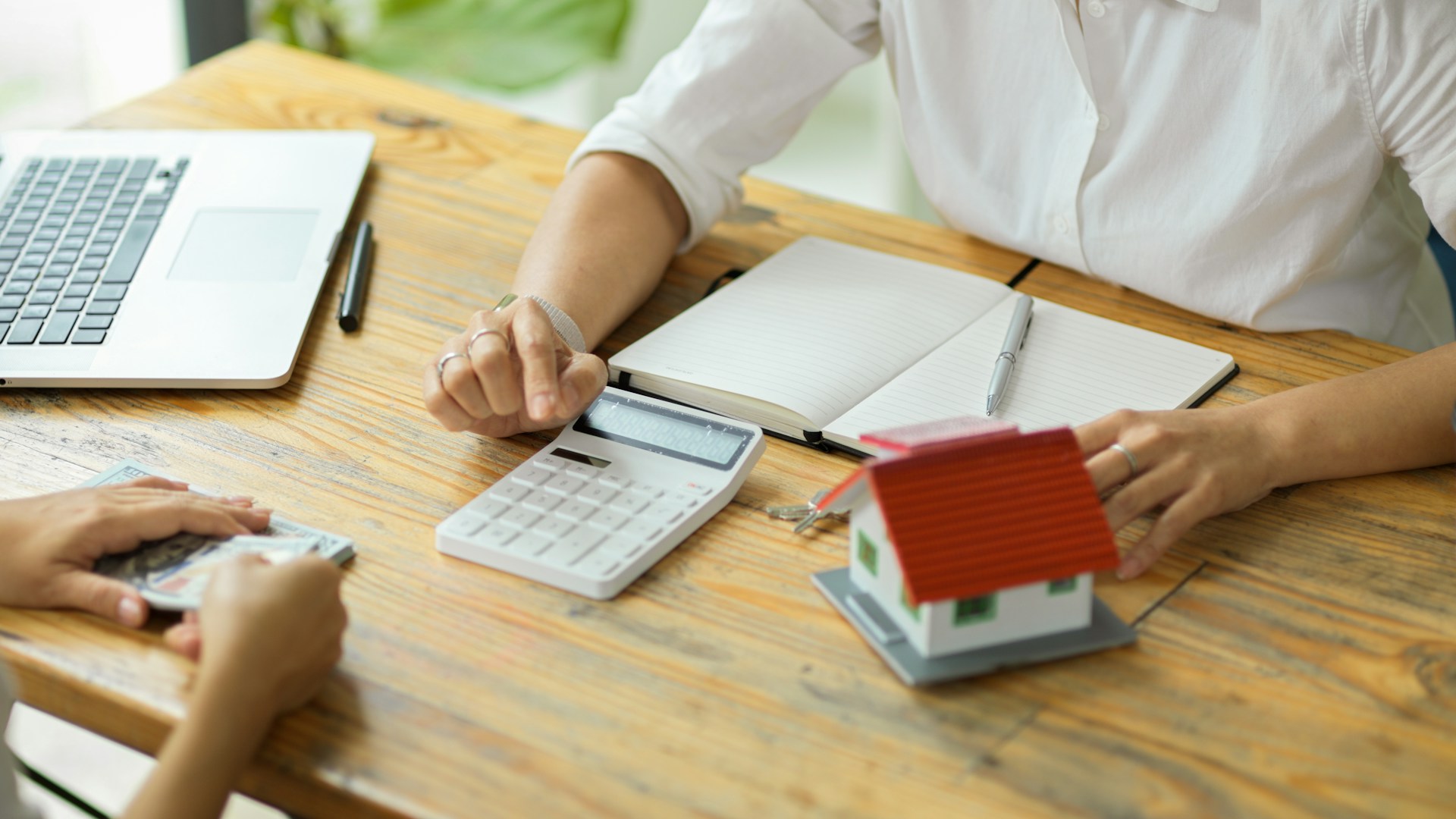 Mastering Rent Collection Services in Phoenix’s Summer Slowdown